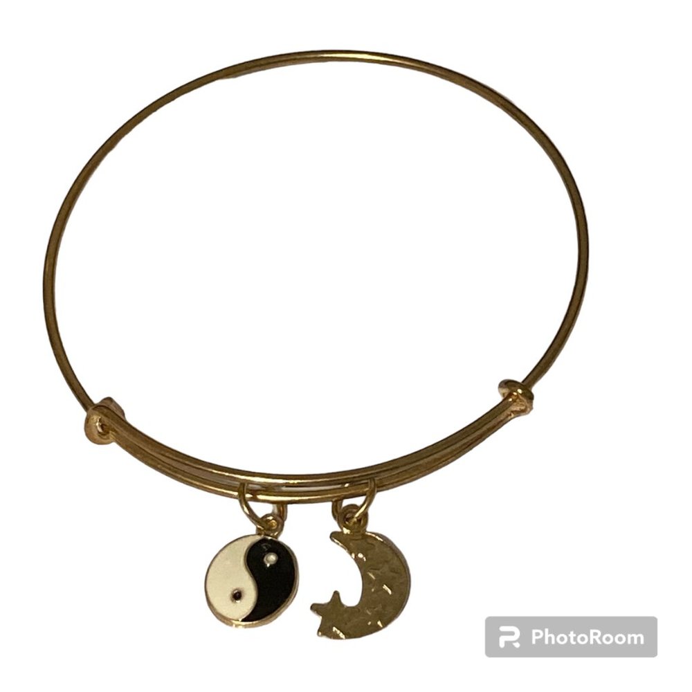 Ying Yang Half Moon Star Charm Bracelet Gold Tone Wire Slider Adjustable Yoga